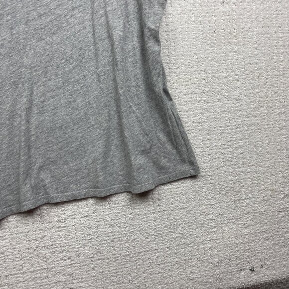 Levis T-Shirt Women’s Size Large Music Mix Tape 501 Graphic Groovy Tee Grey Read - Picture 16 of 16